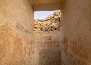مصر تعلن اكتشاف مقبرة القاضي “يونمين” في سقارة